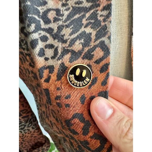 BruceGlen Linear Leopard Jean Jacket - Picture 5 of 9